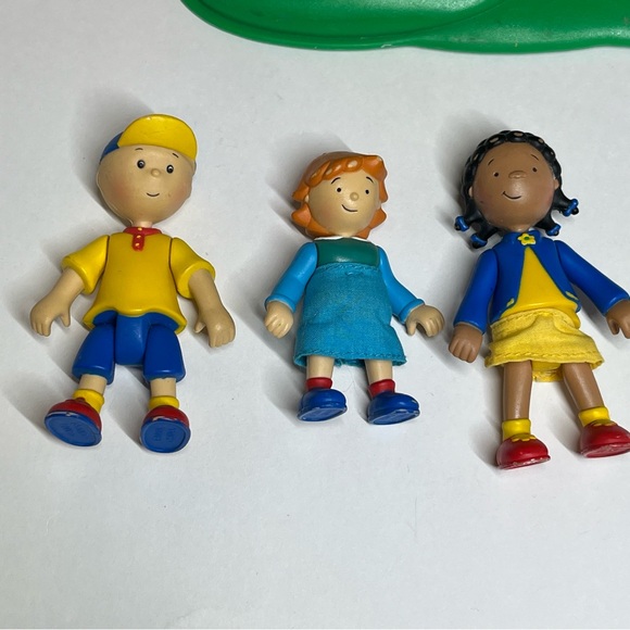 Vintage Caillou Treehouse Playset 2002 Rosie Clementine Action Figure Incomplete - Picture 2 of 15